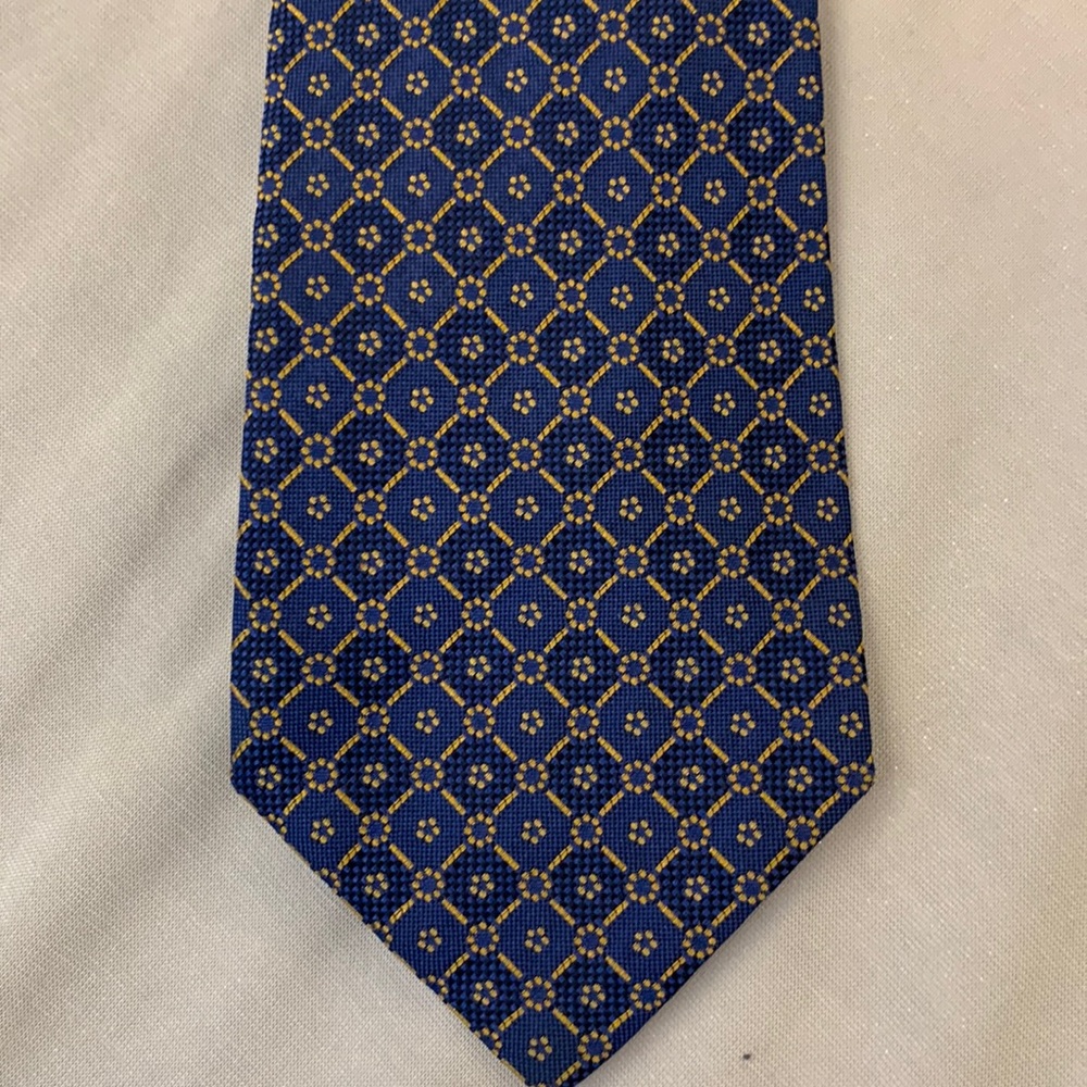 Designer tie